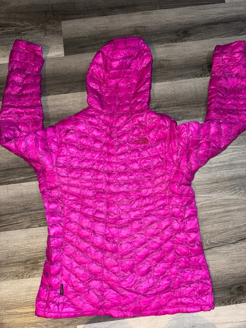 Women's Hot Pink Lightweight Hooded Puffer Jacket - Picture 2 of 9
